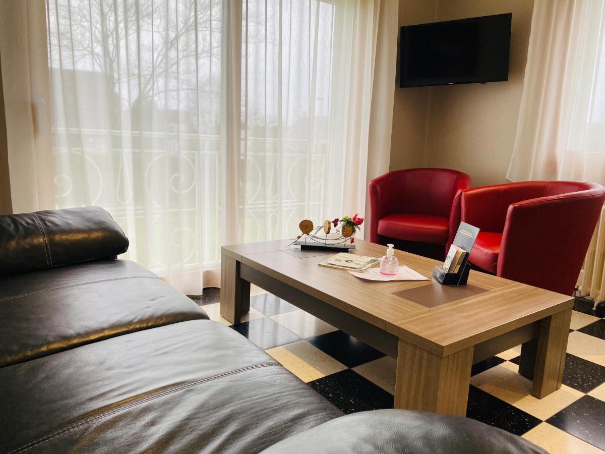 Contact Hotel - Motel Les Bleuets & Spa La Riviere-Saint-Sauveur Екстер'єр фото