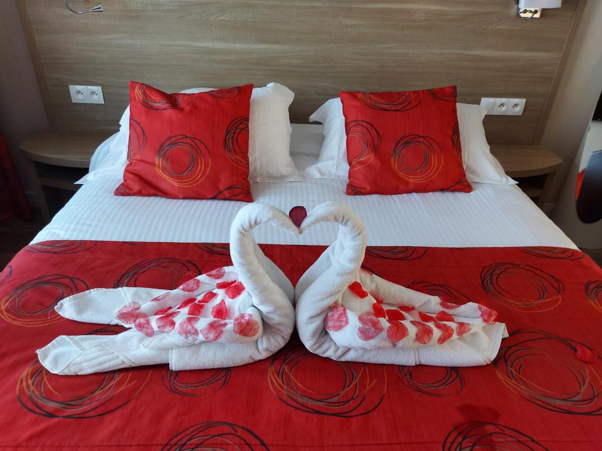 Contact Hotel - Motel Les Bleuets & Spa La Riviere-Saint-Sauveur Екстер'єр фото